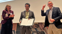 Von links nach rechts: Dr. Gesa Netzeband (DGMK-Geschäftsführerin), TT-Prof. Dr. Moritz Wolf (Carl-Zerbe-Preisträger), Prof. Dr. Dieter Vogt (DGMK-Fachbereichsleitung Petrochemie)